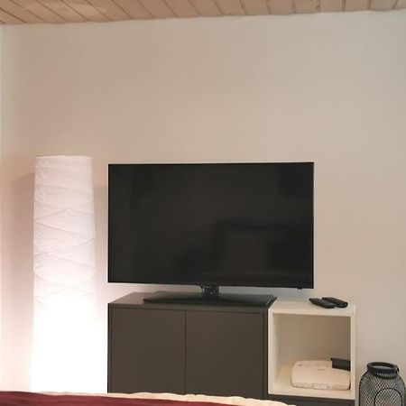 Schones Kleines Studio Mit Sitzplatz, Mitten Im Prattigau Jenaz Eksteriør bilde