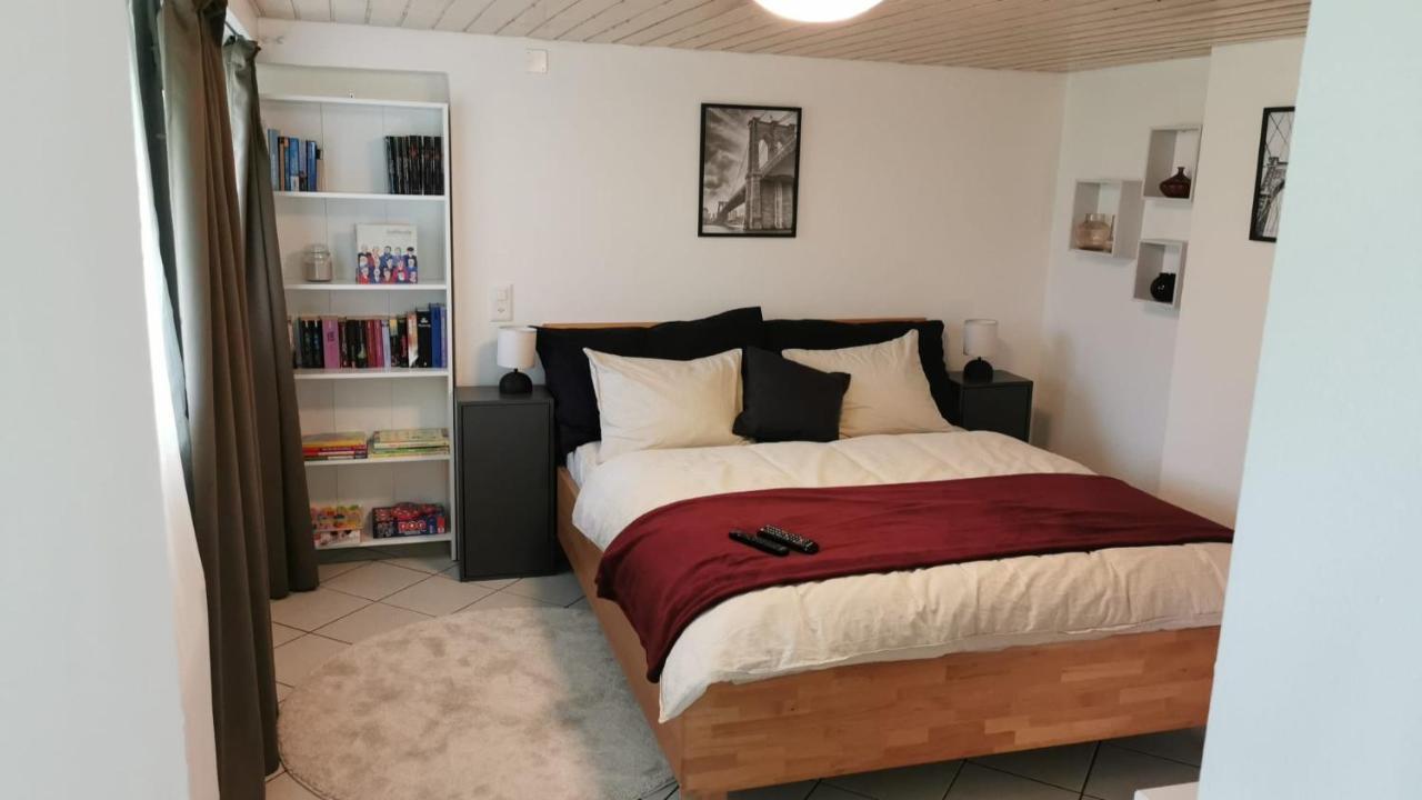 Schones Kleines Studio Mit Sitzplatz, Mitten Im Prattigau Jenaz Eksteriør bilde