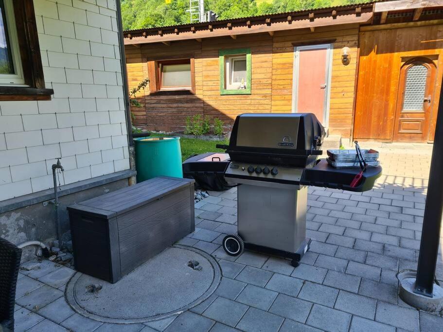 Schones Kleines Studio Mit Sitzplatz, Mitten Im Prattigau Jenaz Eksteriør bilde