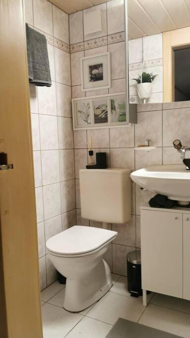 Schones Kleines Studio Mit Sitzplatz, Mitten Im Prattigau Jenaz Eksteriør bilde