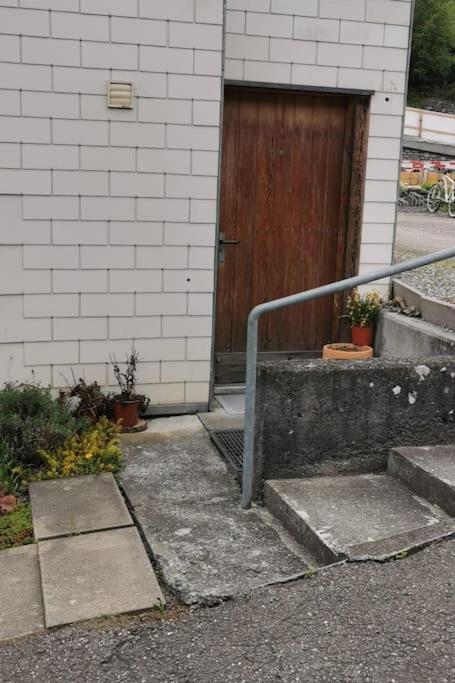 Schones Kleines Studio Mit Sitzplatz, Mitten Im Prattigau Jenaz Eksteriør bilde